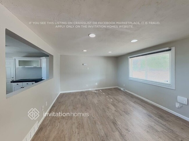 Photo - 387 Helena Cir