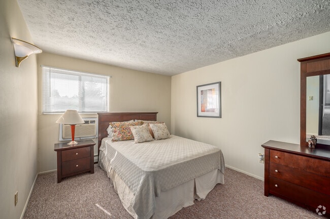 Model - 2BR, 1BA - 858SF - Primary Bedroom