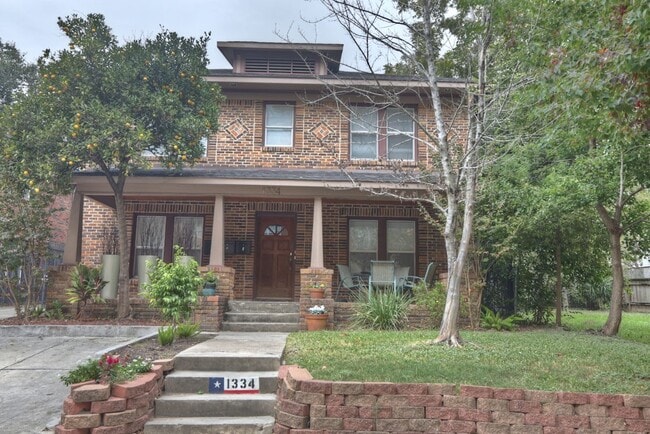 Building Photo - 1334 W Pierce St Rental