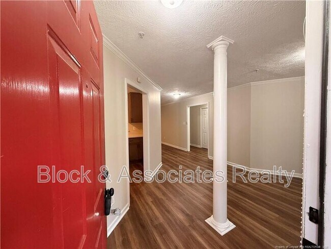 Building Photo - 412-2 Bubble Creek Ct