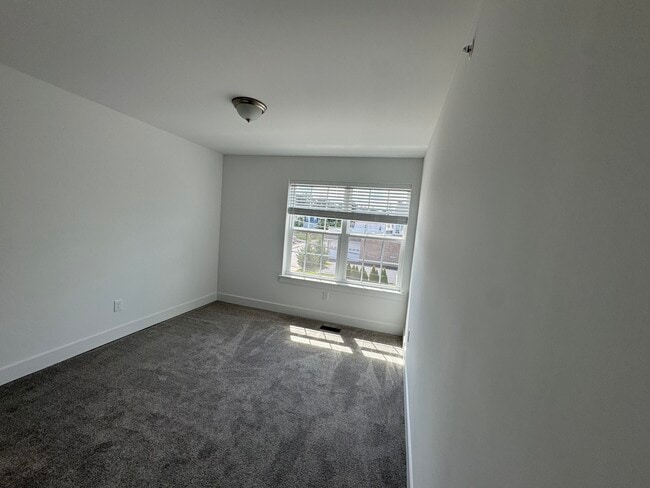 Photo - 203 8th St