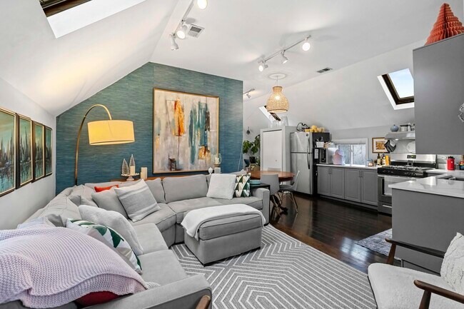 Photo - 2518 N Campbell Ave Unit 3