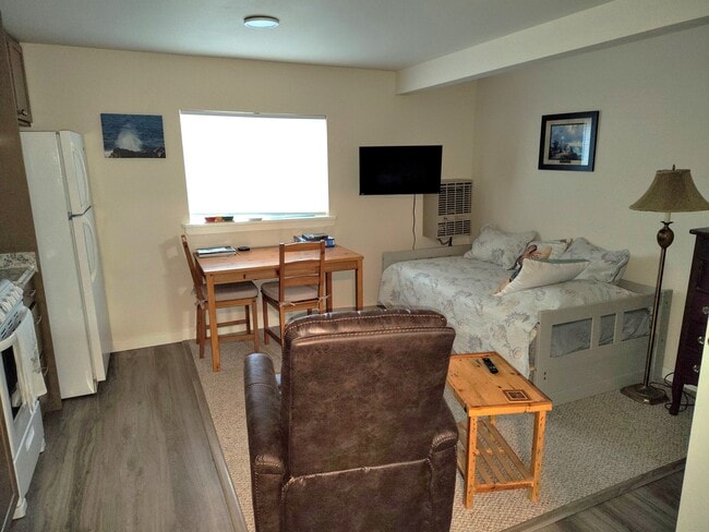 Photo - 4097 Puffin Rd Unidad Studio Apartment