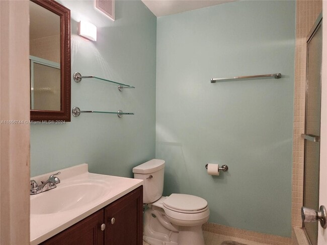 Photo - 5300 Washington St Condo Unit R202