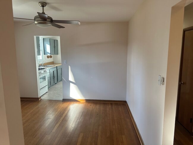 Excelente vecindario - 308 John Ave Unidad 1