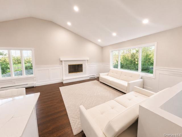 Photo - 321 Sherbrooke Rd