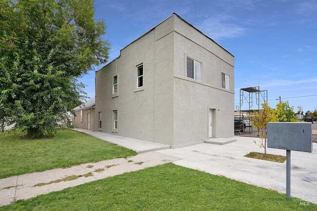 Photo - 1230 Miller Ave Unit 2