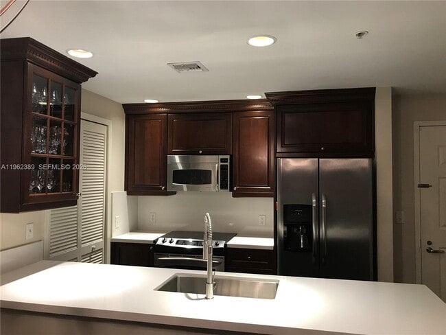 Building Photo - 100 Andalusia Ave Unit 402