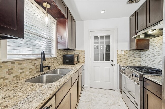 Photo - 4913 Nina Lee Ln