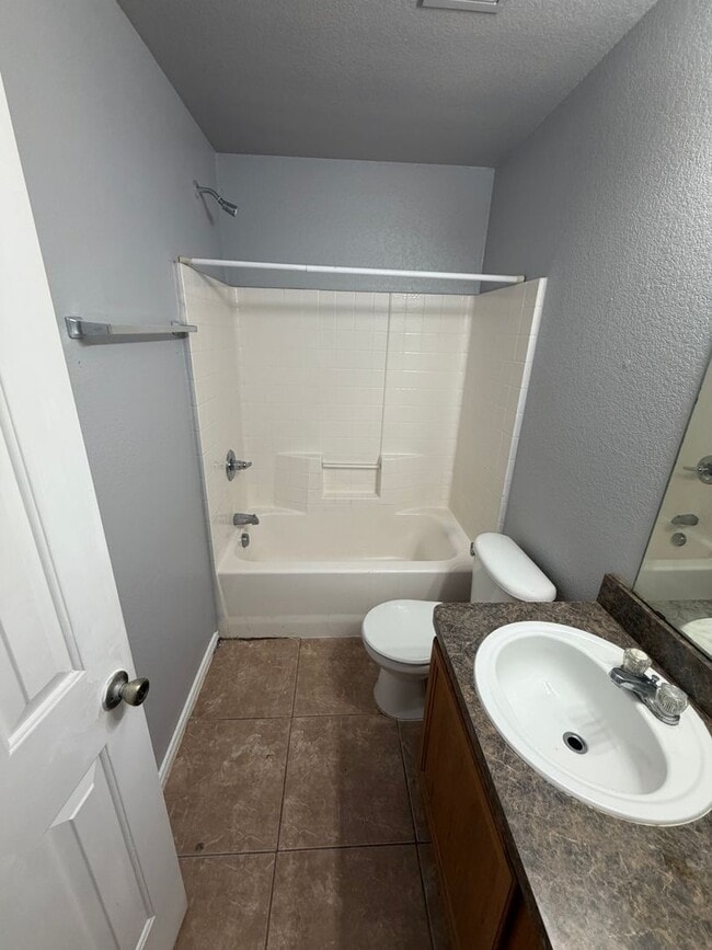 Photo - 3604-3606 Laughton St Unit 3604