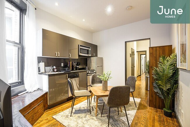 Photo - ROOM ONLY in 4-bed/2.0-bath Home Unidad A