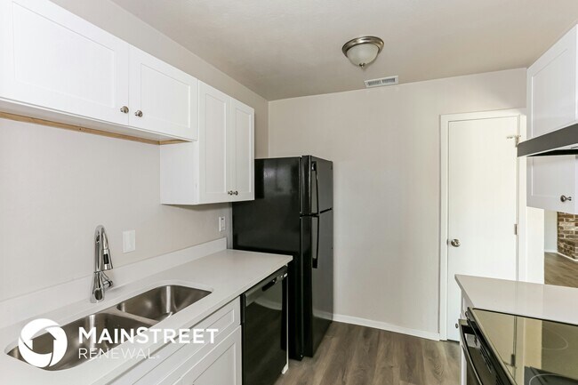 Photo - 250 Prairie Grove Dr