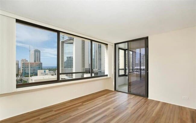 Photo - Aloha Towers