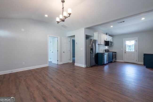 Photo - 331 Camilla Cir SW