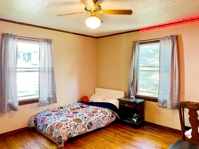 Photo - 608 S Webber St