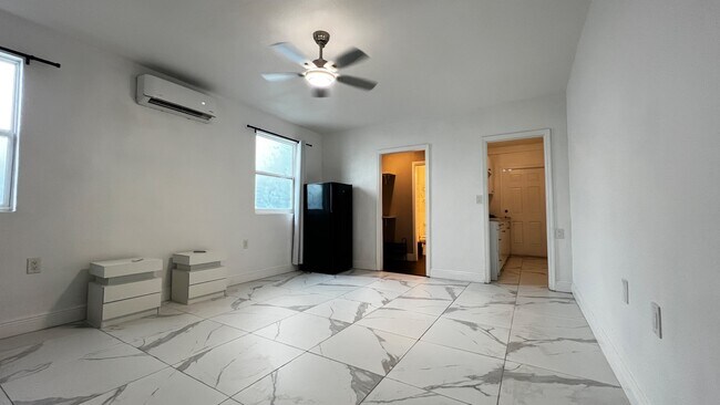 7509 Lakeshore Dr
