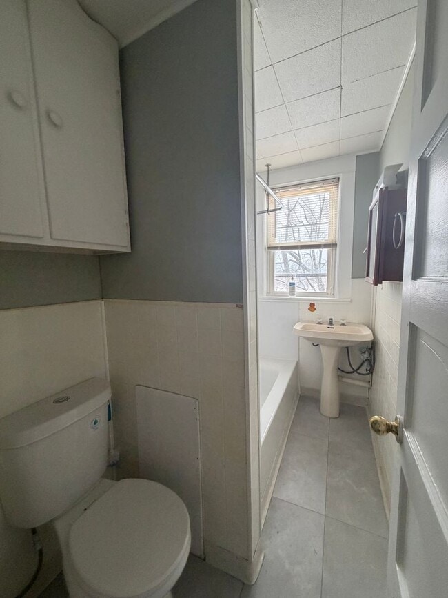 Photo - Move-In Ready 3-Bed, 1-Bath Home in Pittsfield