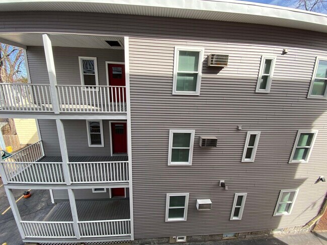Photo - 616 Union St Unit 1