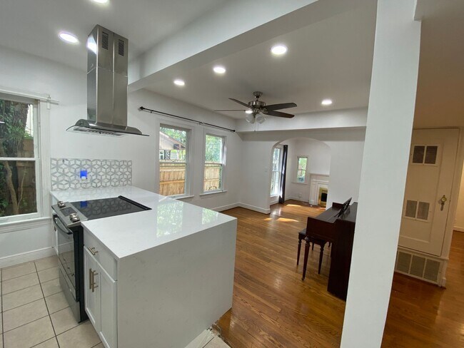 Photo - 803 E 32nd St Unidad A