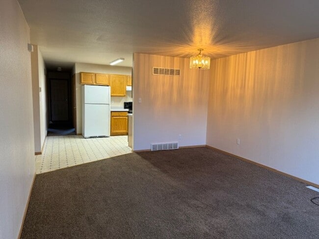 Photo - 935 Village Cir Unit B