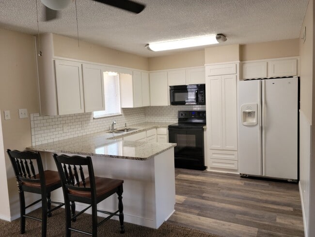 Photo - 3232 Cornell Ave