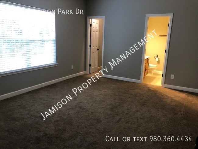 Photo - 1902 Harrison Park Dr