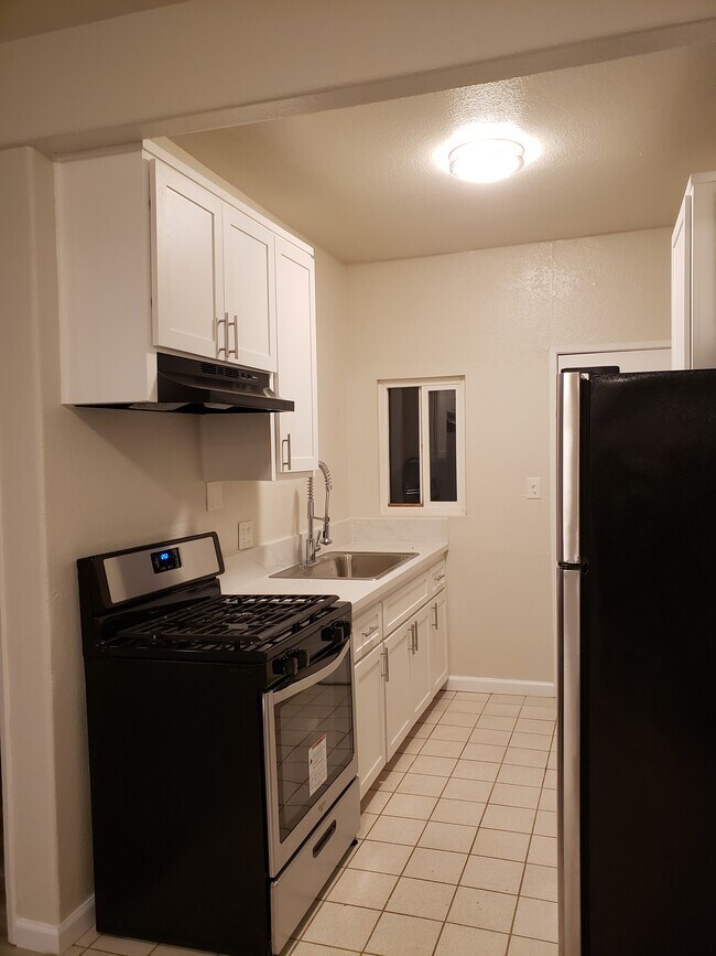 Kitchen - 13423 Olive Dr Unit #4