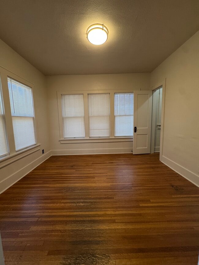 Photo - 233 N Poplar Ave