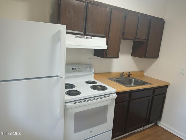 Photo - 2010 Curry Rd Unit # 2