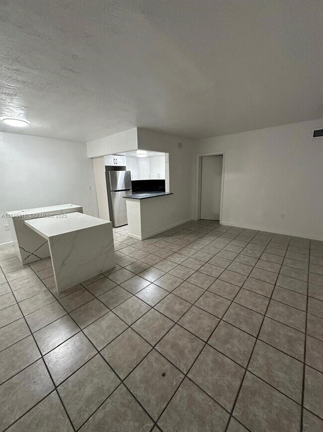 Photo - 1230 W 54th St Unit 325A