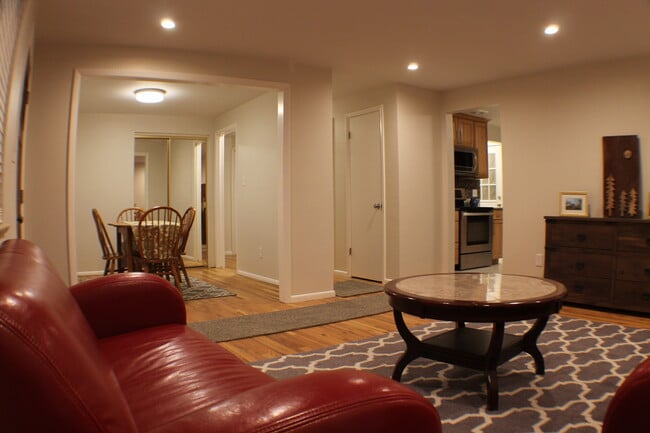 Photo - 6482 Zephyr St