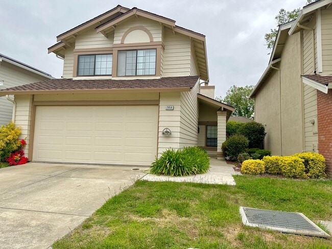 Building Photo - COMING SOON! | $3,690 / 3 BR - GORGEOUS THREE BEDROOM HOME IN PARKMONT AREA OF CENTRAL FREMONT