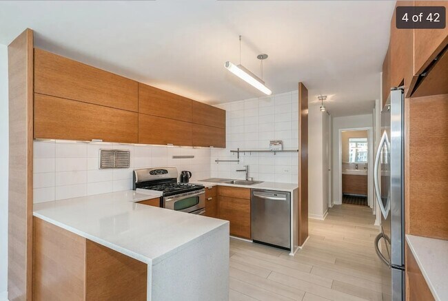 400 E Randolph St Unit 1430