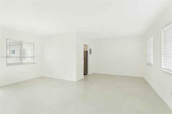 Photo - 6930 Rue Versailles Dr Unit 24