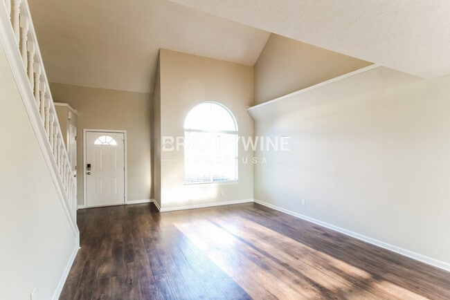 Photo - 801 Edenberry Ln