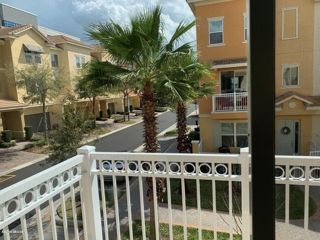 Building Photo - 1296 Bolton Pl