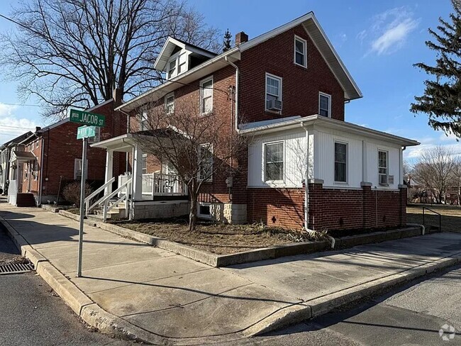 Building Photo - DOUBLE BLOCK Rental