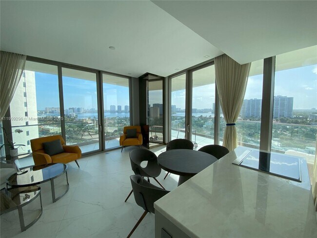 Photo - 18975 Collins Ave Unidad 1005