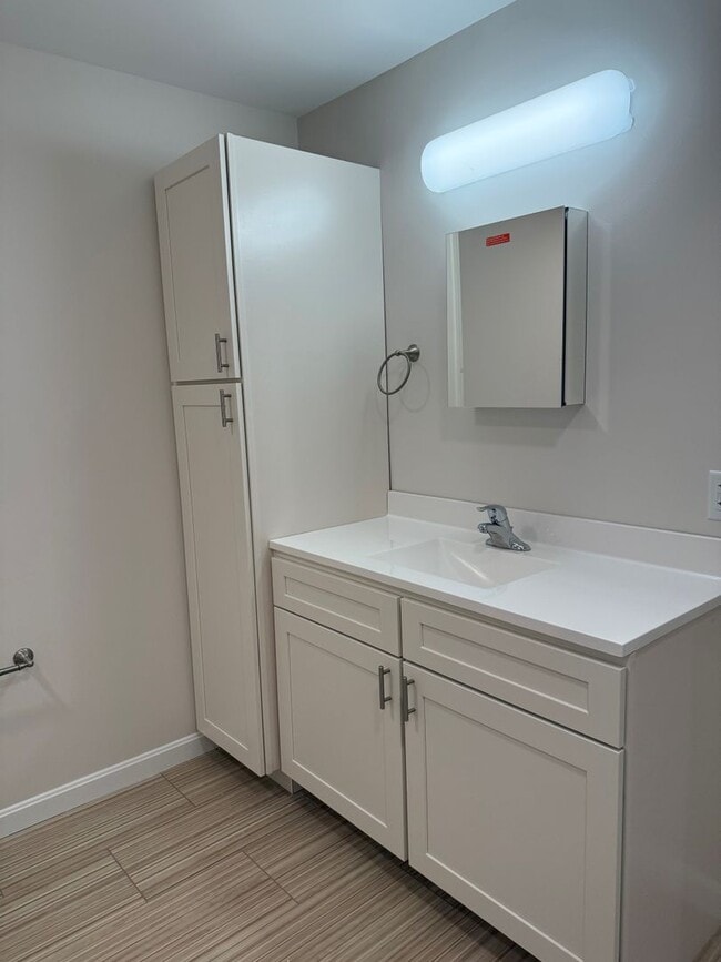 Photo - One Bedroom with Den , so many possibilities! Unit 177-105
