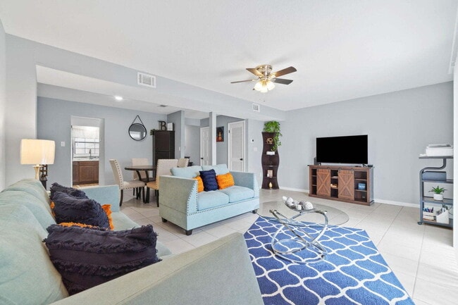 Photo - 216 Cloverdale Blvd Unit C