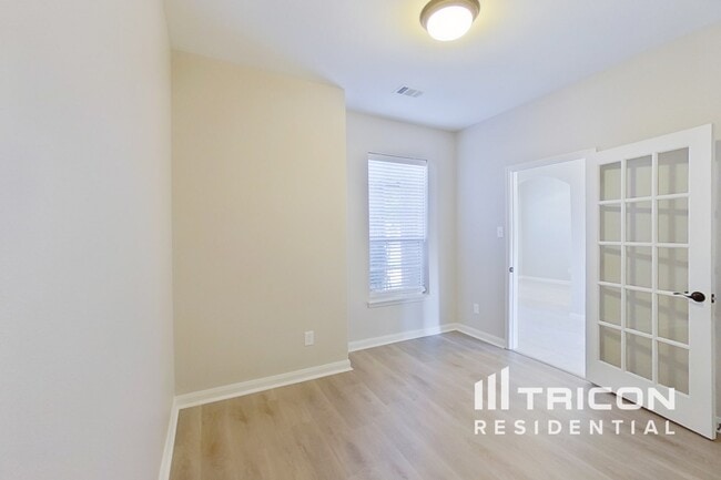 Photo - 616 Meadow Springs Dr