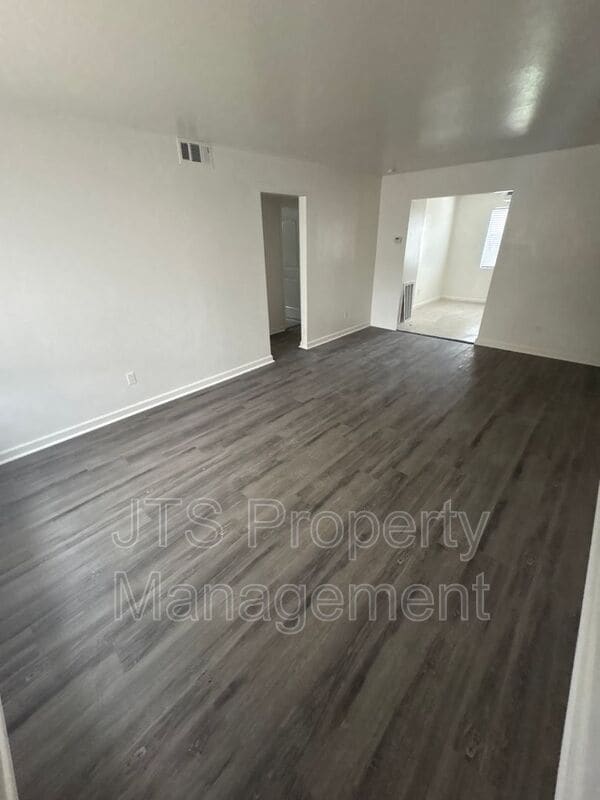 Photo - 2840 Sweet Way