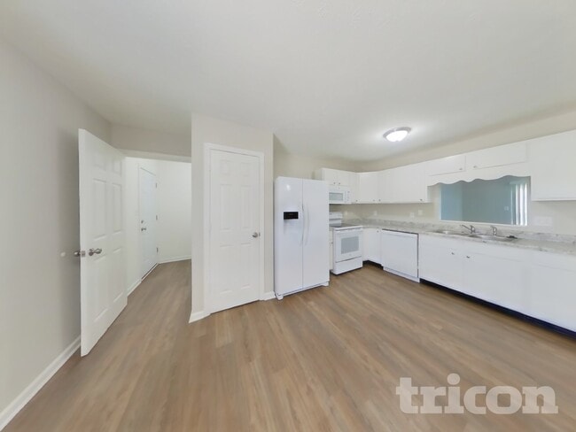 Photo - 1833 Murdoch Dr