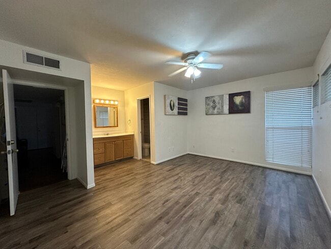 Photo - 3705 S Terrace Rd Unit Ensuite