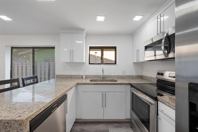 Photo - 836 SW 13th Ct