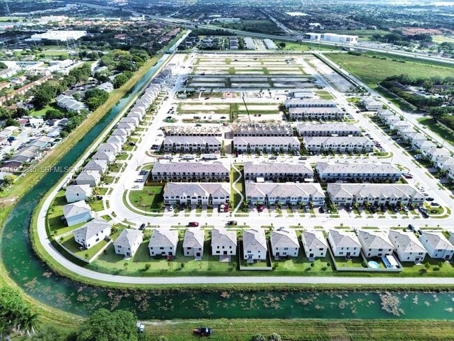 Photo - 196 NE 13th Ave