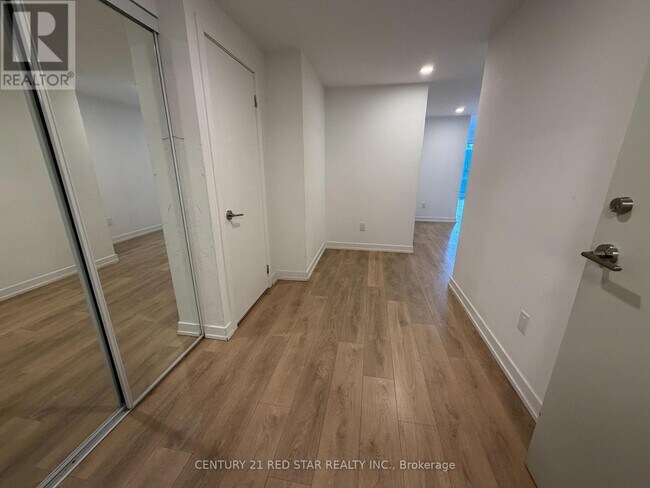 Photo - 1100 Sheppard Ave W Unité 637