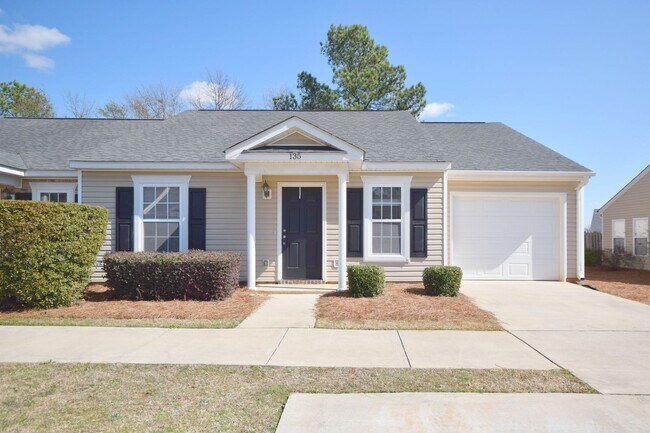 *AVAILABLE NOW* End Unit Town-home with Su... - *AVAILABLE NOW* End Unit Town-home with Su...