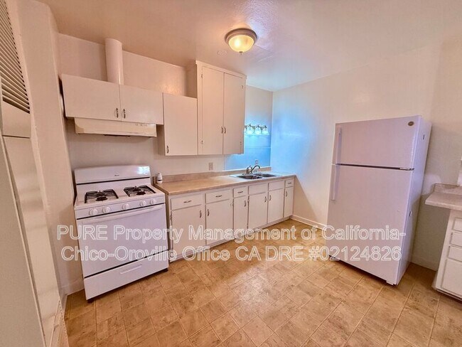 Photo - 1530 Bridge St