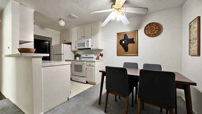 Photo - MH 1726 Midvale Ave